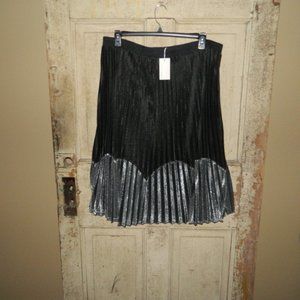 Capsule Pleated Accordian Style Skirt Size 20 (M-5)